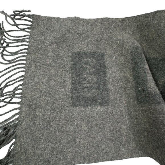 LOUIS VUITTON Gray Cashmere Logo Unisex Scarf Made in Scotland - Picture 5 of 10